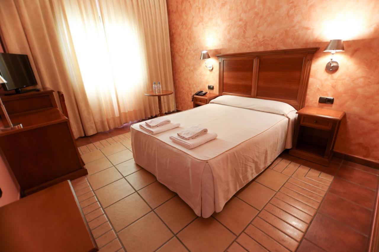 Hospedium Hotel Dona Mafalda De Castilla Plasence Extérieur photo