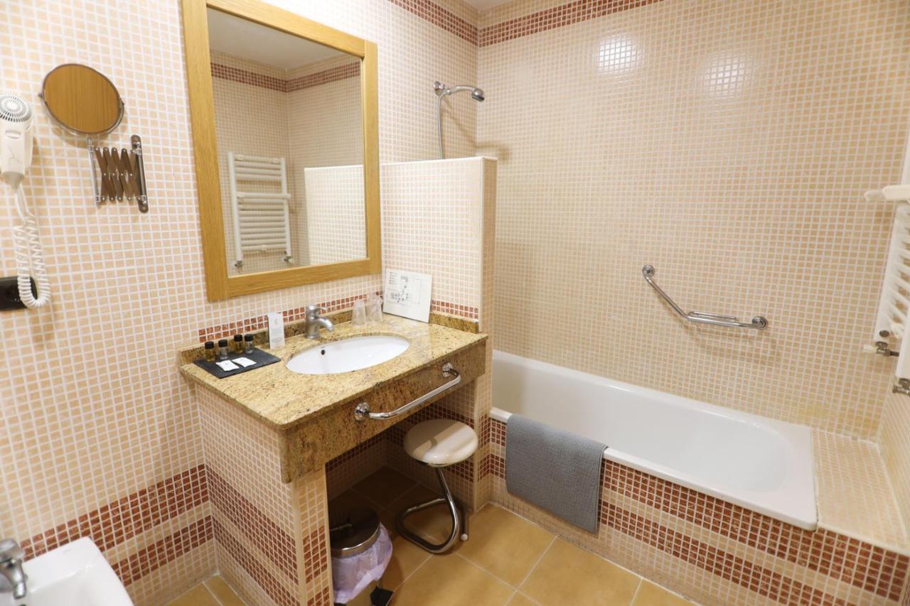 Hospedium Hotel Dona Mafalda De Castilla Plasence Extérieur photo
