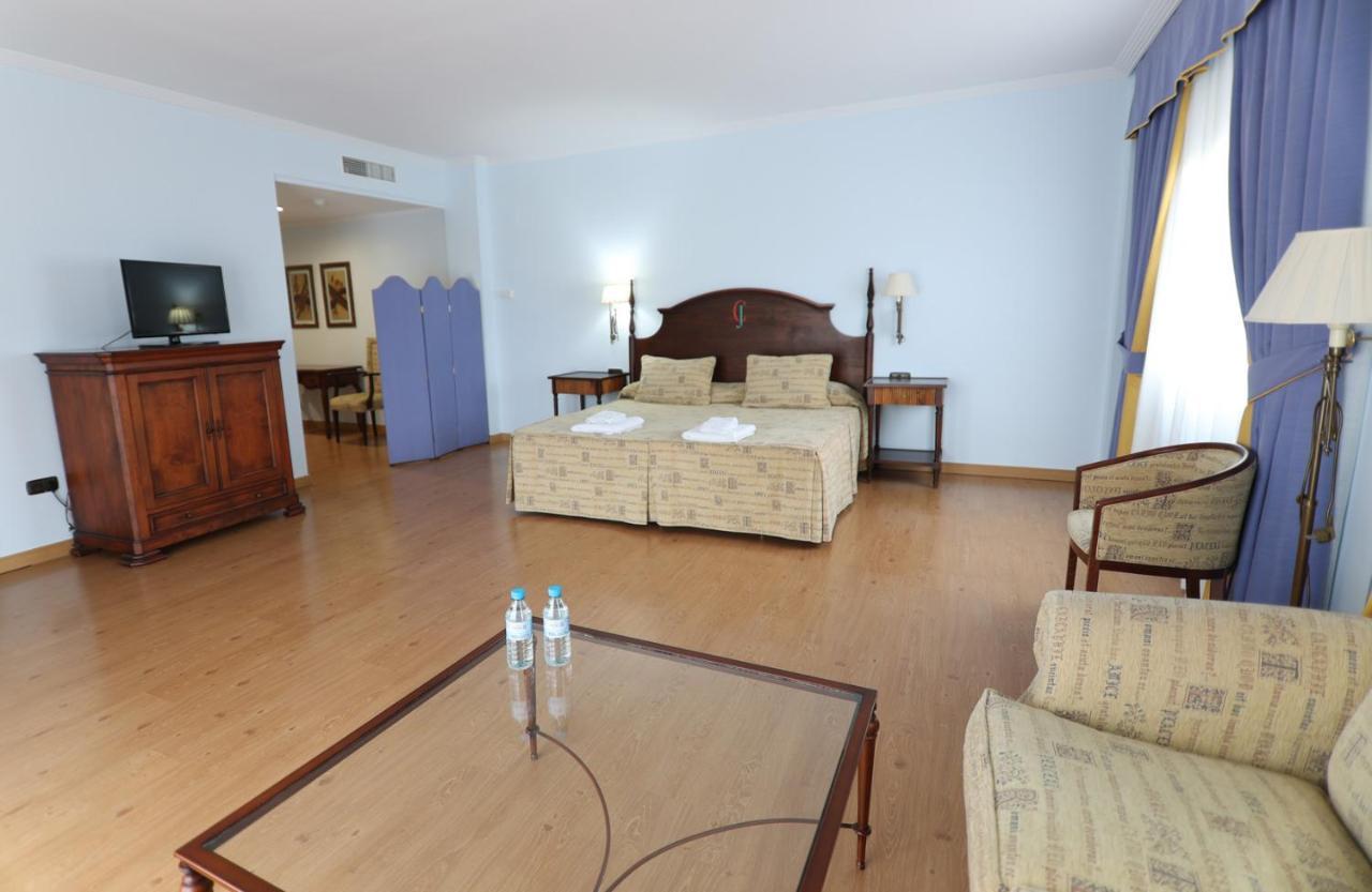 Hospedium Hotel Dona Mafalda De Castilla Plasence Extérieur photo